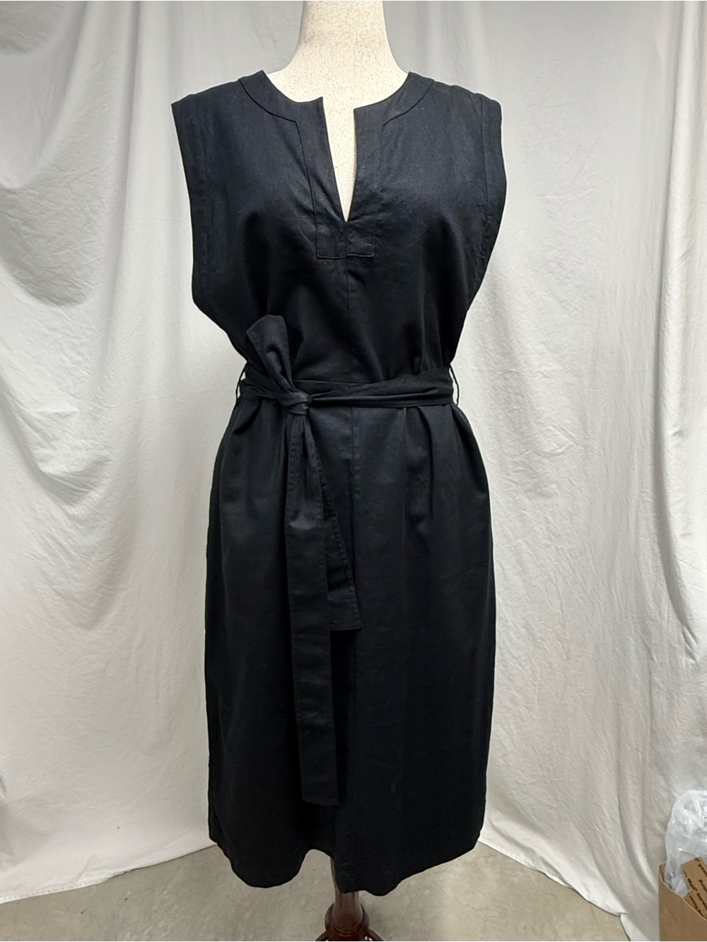 Banana Republic Factory Black Sleeveless Split-Neck Belted Midi Dress